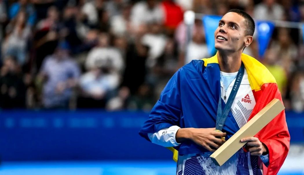 Băiatul care înoată repede a intrat în istorie. David Popovici, campion olimpic la Paris - fond-popovici-1722345261.jpg