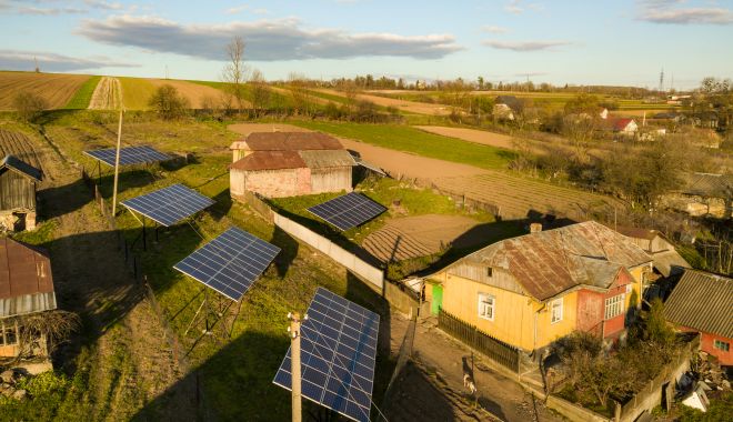 Program nou pentru instalarea de panouri fotovoltaice cu bani prin PNRR, neadresat prosumatorilor - fond-program-nou-1704482287.jpg
