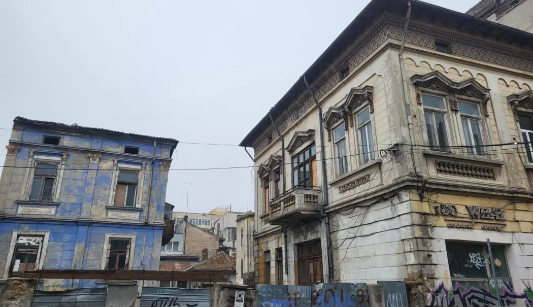 Pericol pe străzile Constanței! Polițiștii locali, cu ochii pe proprietarii clădirilor lăsate în paragină
