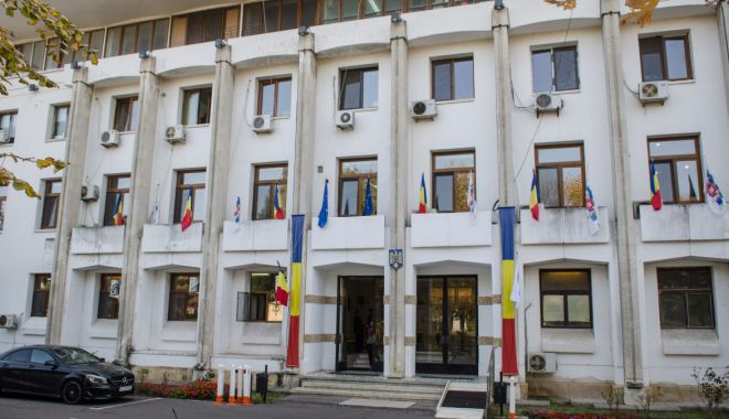 Doar patru consilieri locali din Constanţa, la raport! Iată cu ce proiecte se laudă - fond-rapoarte-clmc-1683201850.jpg