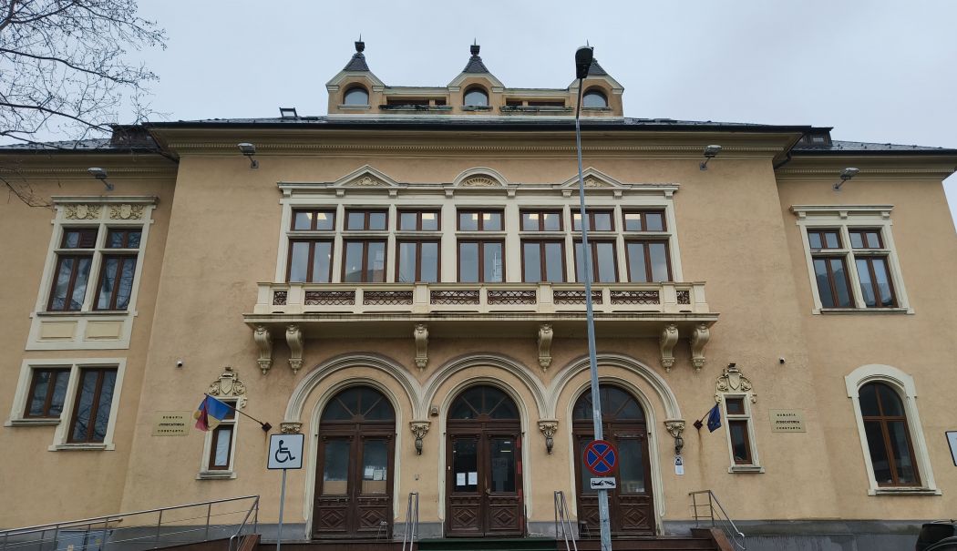 Agent imobiliar șantajat, la Constanța! Judecătoria s-a pronunțat în cazul a doi inculpați - fond-santaj-1746370961.jpg