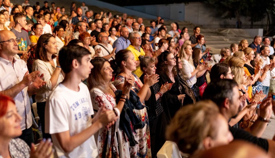 SEAS 2024, cel mai tare eveniment cultural al sezonului estival, se mută în trei locații - fond-seas-1719579880.jpg