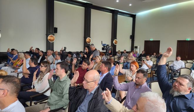 Consilierii județeni, reuniți în ședință. Iată ce rectificări bugetare au votat - fond-sedinta-consiliu-1-1695233961.jpg