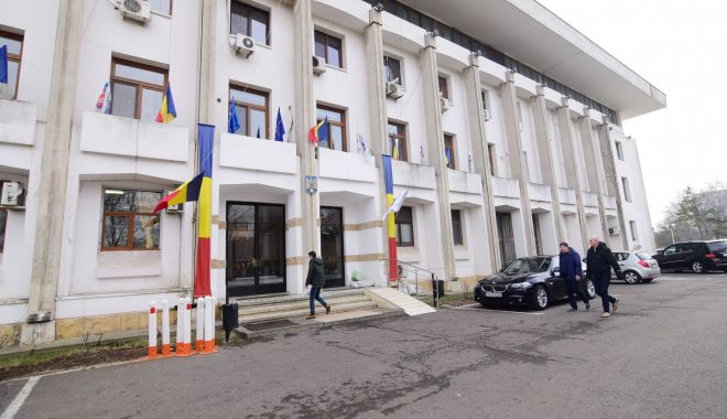 Aleşii locali din Constanţa, convocaţi în ultima şedinţă a anului. Cresc impozitele mai multor clădiri din oraş - fond-sedinta-joi-1703607719.jpg