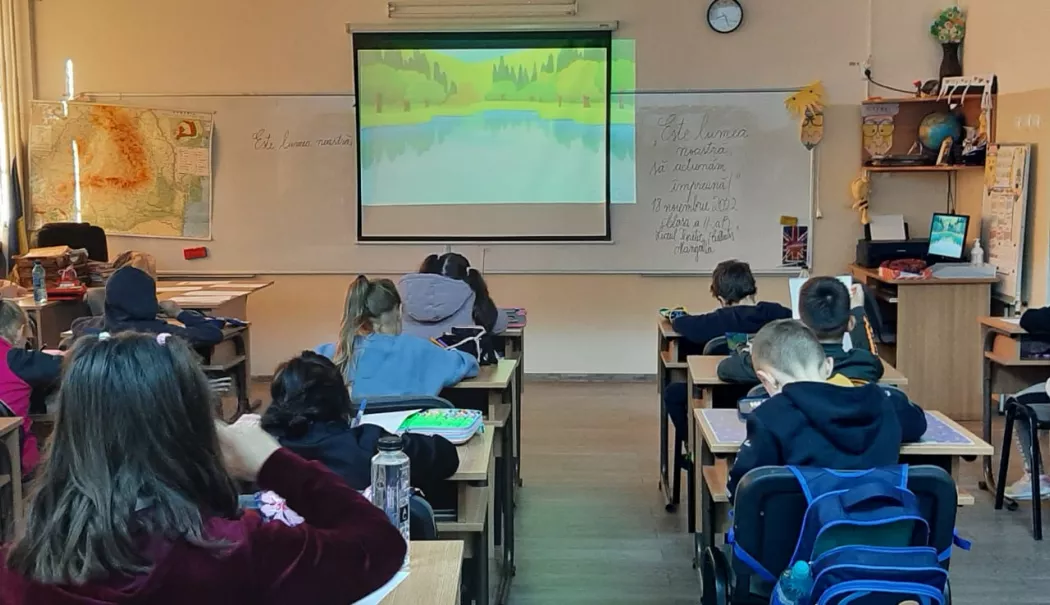 Sindicatele din educație acuză Guvernul: ”Învățământul preuniversitar, împins spre colaps” - fond-sindicate-1769008454.webp