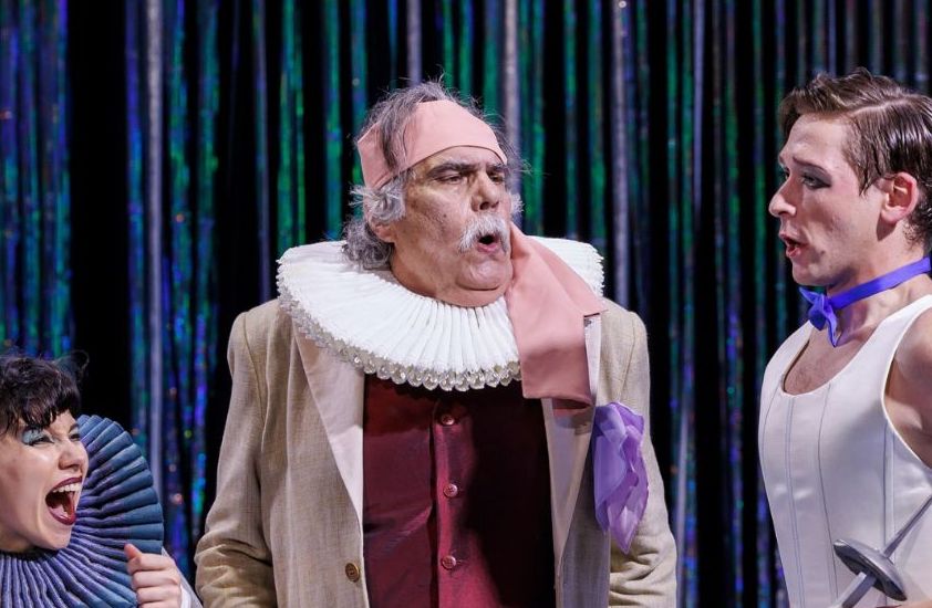 Ofertă bogată de spectacole în teatrele din Constanța, în acest sfârșit de săptămână - fond-spectacole-1763133439.jpg