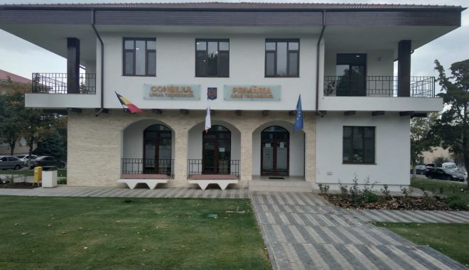 Primăria Techirghiol a stabilit taxele şi impozitele. Ce modificări există față de anul trecut - fond-techirghiol-taxe-1704619471.jpg