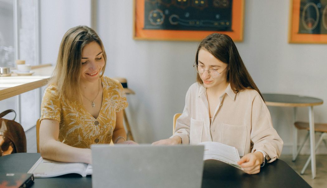 Noua generație de meditatori! Tinerii absolvenți constănțeni preiau ștafeta - fond-tineri-meditatori-3-1740765201.jpg