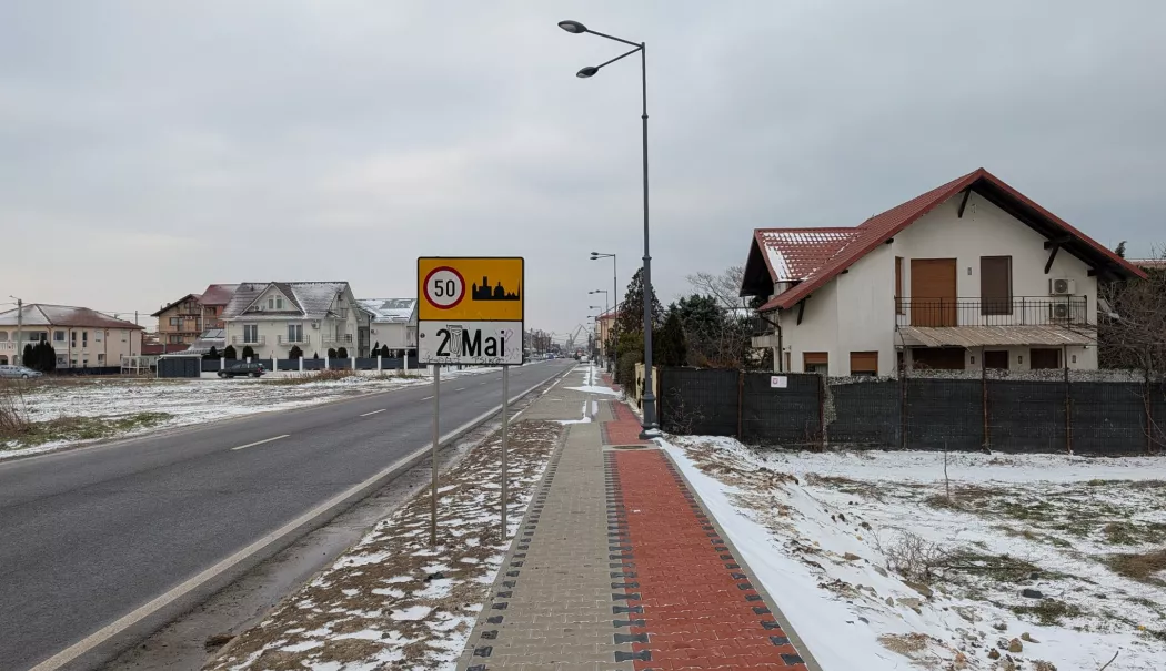 Trotuar finalizat la 2 Mai! „În țara noastră trebuie să moară cineva ca să se dea drumul la lucrări” - fond-trotuar-1768842353.webp