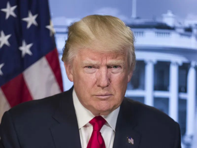 Administrația Trump își susține tactica privind imigrația și după moartea unui lucrător agricol în California - fond-trump-imigratie-1752498401.jpg
