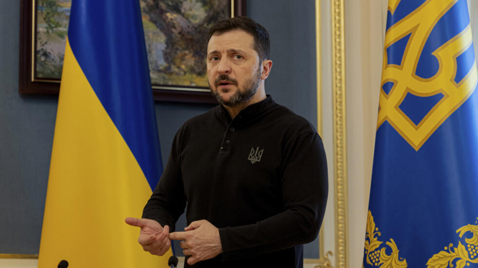 Volodimir Zelenski a salutat rezistenţa Ucrainei în războiul cu Rusia - fond-ucraina-razboi-1740404810.jpg
