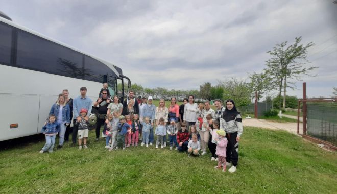 Au plecat din calea războiului și au deschis o grădiniță la Constanța. Alexandra și Roman își dedică timpul comunității ucrainene - fond-ucraineni-1709450743.jpg