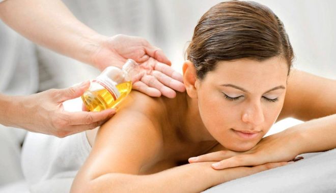 Uleiuri care ajută la hidratarea şi repararea pielii - fond-uleiuri-1711638804.jpg