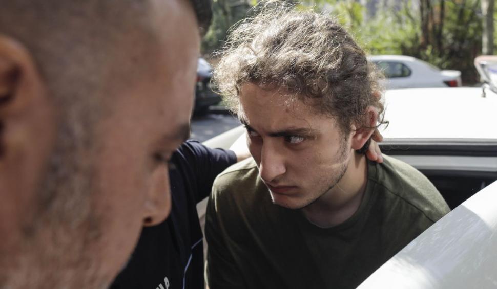 Viața lui Vlad Pascu după gratii. Avocații susțin că tânărul este șantajat de ceilalți deținuți - fond-viata-lui-pascu-dupa-gratii-1727801501.jpg