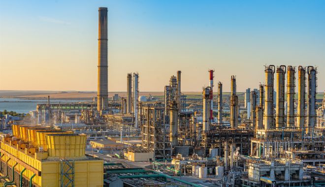 Petromidia își propune să prelucreze șase milioane de tone de materii prime - fond1-1620142189.jpg