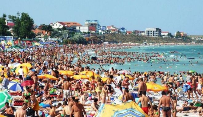 Sezonul estival a ajuns la final. Industria ospitalităţii a ieşit pe plus - fond12-1630607558.jpg