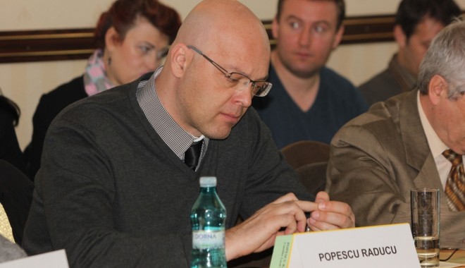 Percheziții la ISJ Constanța! Ce spune inspectorul general Răducu Popescu - fond1407304390-1412750798.jpg