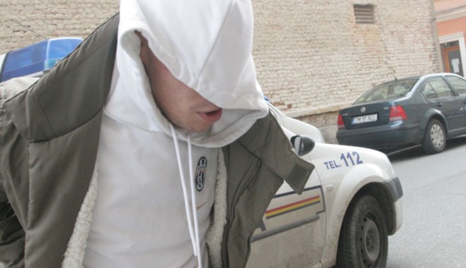 Tăticul infractorilor din Constanța, la doar 16 ani - fond16ani1-1348251218.jpg