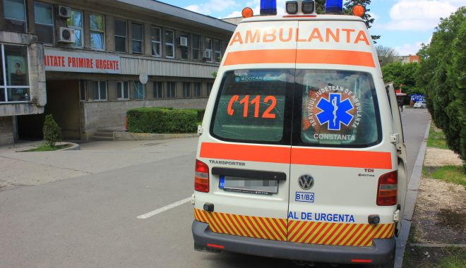 Apel către Poliția Rutieră: „Nu se dă prioritate ambulanțelor, în trafic!” - fond1ambulanta3-1625593004.jpg