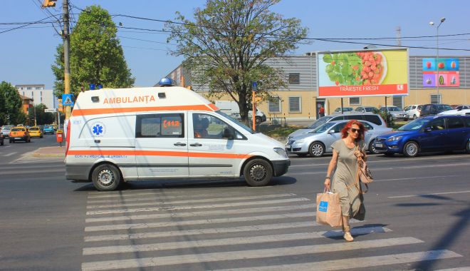 Apel către Poliția Rutieră: „Nu se dă prioritate ambulanțelor, în trafic!” - fond1ambulanta4-1625593014.jpg