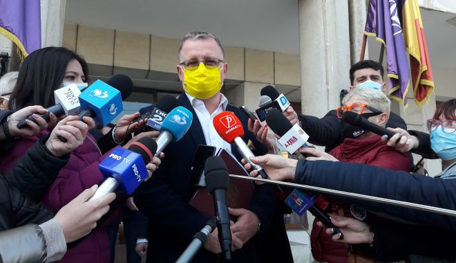 Ministrul Agriculturii, discuții cu fermierii din Constanța. Păcăleală sau soluţii concrete pentru agricultori? - fond3-1617295841.jpg