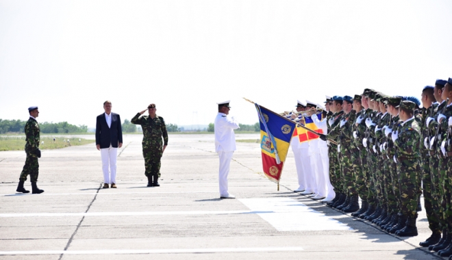 Klaus Iohannis, în vizită  la baza militară Kogălniceanu:  