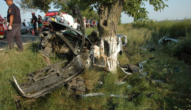 Plouă cu sânge pe șoselele Constanței. Cum și unde se produc cele mai mari tragedii - fondaccidenterutieregrave-1379523217.jpg