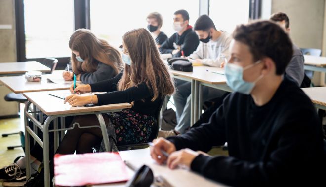 Elevii şi părinţii cer mai multe zile de şcoală. Anul şcolar ar putea începe la 1 septembrie - fondactivitatiremediale-1617536667.jpg