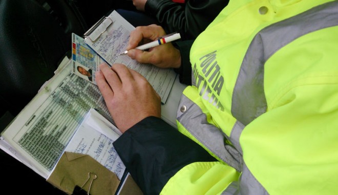 Ai rămas fără permisul de conducere?  Iată cum îl poți recupera mai repede - fondairamasfarapermis-1397402304.jpg