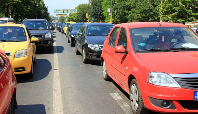 Taxa auto, un EȘEC! Constănțenii își cumpără mașini tot mai vechi - fondalarmantpestraziledinconstan-1395585075.jpg