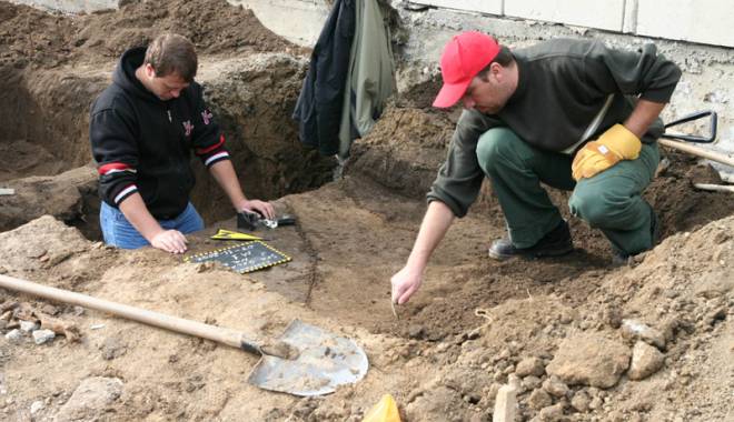 Comoara antică a Tomisului, vândută ilegal peste hotare - fondaurulcetatiitomisvandutlabuc-1420989315.jpg