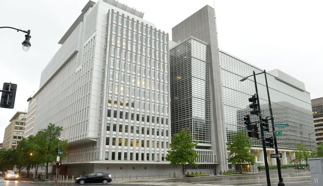 Majorările ratelor dobânzilor ar putea declanşa o recesiune globală în 2023 - fondbancamondiala-1663332223.jpg
