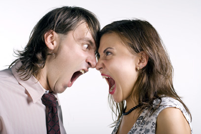 Care e principalul motiv de divorț și scandaluri între soți - fondbaniscandal-1412511744.jpg