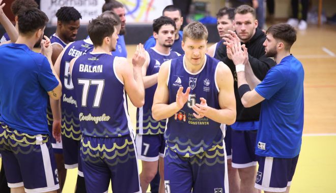 Spectacol la panou în Sala Sporturilor. CSM Constanţa a învins-o pe Laguna Bucureşti - fondbaschet-1672329518.jpg