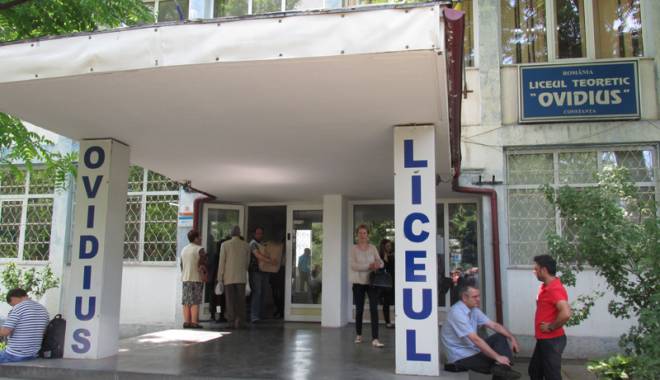 Bătălie pentru clasa a V-a, la liceele de top din Constanța. Trei elevi  pe un loc - fondbatalielicee-1434124692.jpg