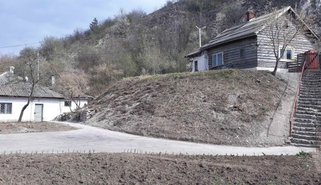 Salvarea bisericuțelor de cretă de la Murfatlar, căutată pe plan internațional! - fondbisericute4-1578944981.jpg
