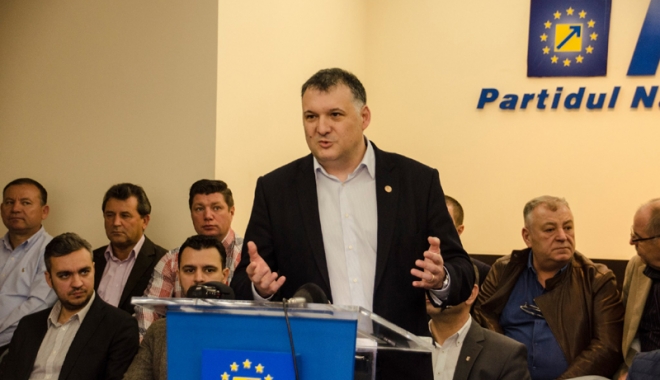 PNL Constanța, pregătiri pentru Congres. Pe cine susține pentru președinția partidului - fondbogdanhutucapnl3-1494159107.jpg
