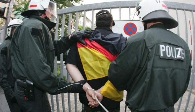 Cine sunt constănțenii care au băgat în sperieți Europa - fondborfasidinconstantacareaubag-1414332630.jpg