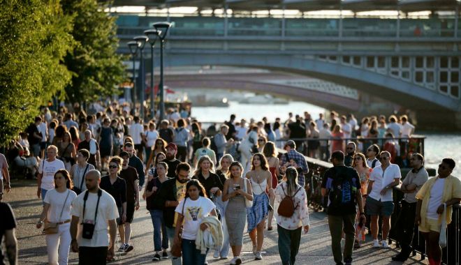 „Ziua libertăţii”, în Marea Britanie. Aproape toate restricţiile anti-COVID-19 au fost ridicate - fondbun-1626706311.jpg