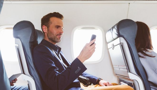 Călătoriţi cu avionul? Schimbările de fus orar pot afecta organismul! - fondcalatoriijpg2-1667305775.jpg