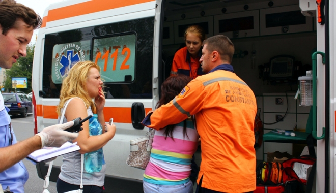 O asistentă venită cu ambulanța pentru un copil a descoperit că victima era chiar fiul ei - fondcaniculabunambulanta52147007-1475592825.jpg