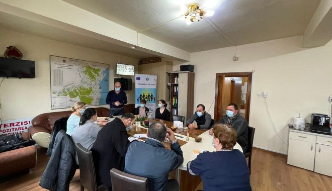 Caravanele asistenței sociale au ajuns în localitățile Ion Corvin și Dobromir - fondcaravana-1646071029.jpg