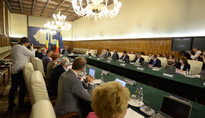 Vrei să-ți schimbi buletinul? Guvernul a aprobat cartea electronică de identitate - fondcartiidentitateguvernul-1509112221.jpg