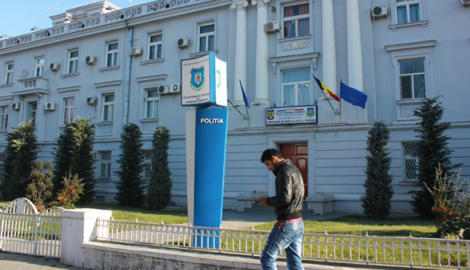Celule moderne și polițiști care vorbesc țigănește - fondcelulemodernesipolitisticare-1410893697.jpg