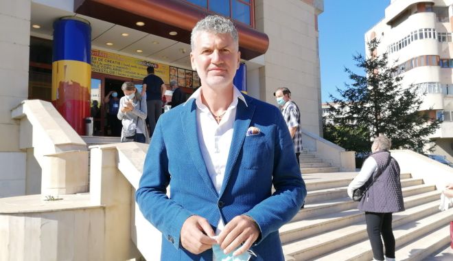 Primarul oraşului Năvodari, Florin Chelaru, şi-a prezentat raportul de activitate pe 2021 - fondchelaru-1642184490.jpg