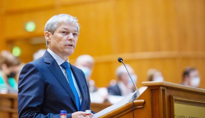 Continuă criza politică. Guvernul Cioloş a fost respins de Parlament - fondciolosrespins-1634732436.jpg