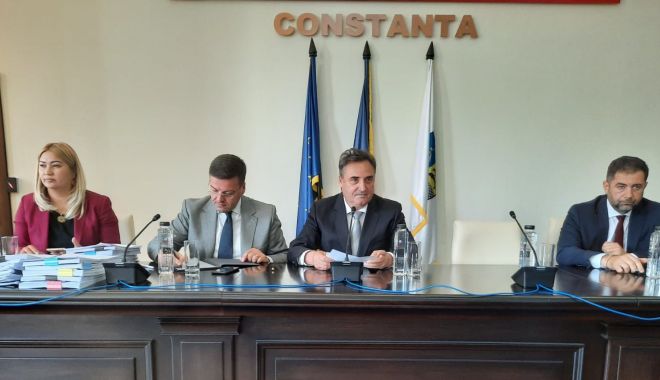 Aleşii judeţeni s-au reunit în ședință. Iată ce proiecte de hotărâri au votat! - fondcjc-1663781664.jpg