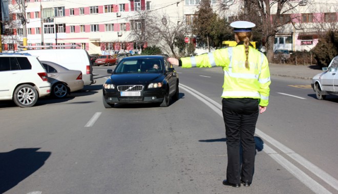 Modificări la Codul rutier! Îți poate fi anulat permisul și pentru o amendă - fondcodulruteir1-1407857838.jpg