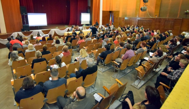 Derogare la concursul de directori. Candidații respinși, întorși din drum - fondconcursul-1476115448.jpg