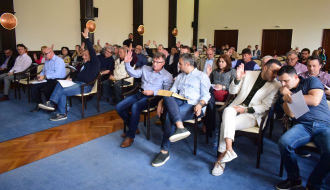 Consilierii județeni, convocați în ședință CJC. Ce proiecte se află pe ordinea de zi - fondconsilieriijudeteni-1558031328.jpg